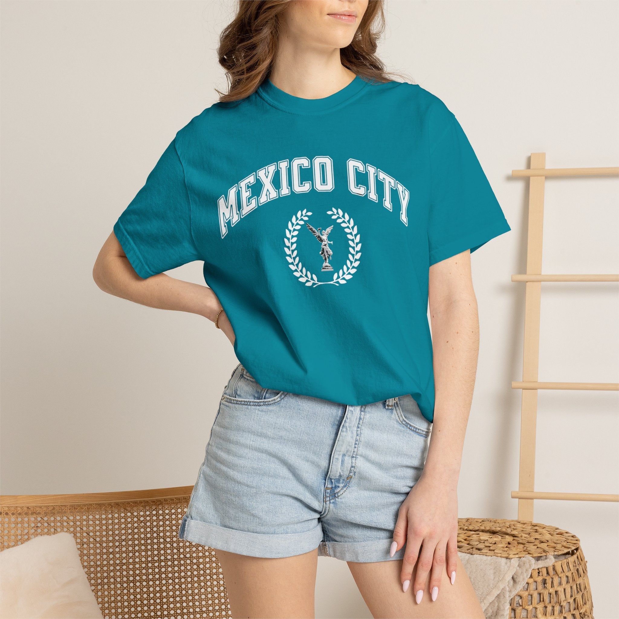 Mexico City Vintage Tee — Laurel Crest with Monumento a la Independencia Graphic T-Shirt T-Shirt La Vie Bien Mexico City Vintage Tee — Laurel Crest with Monumento a la Independencia Graphic T-Shirt
