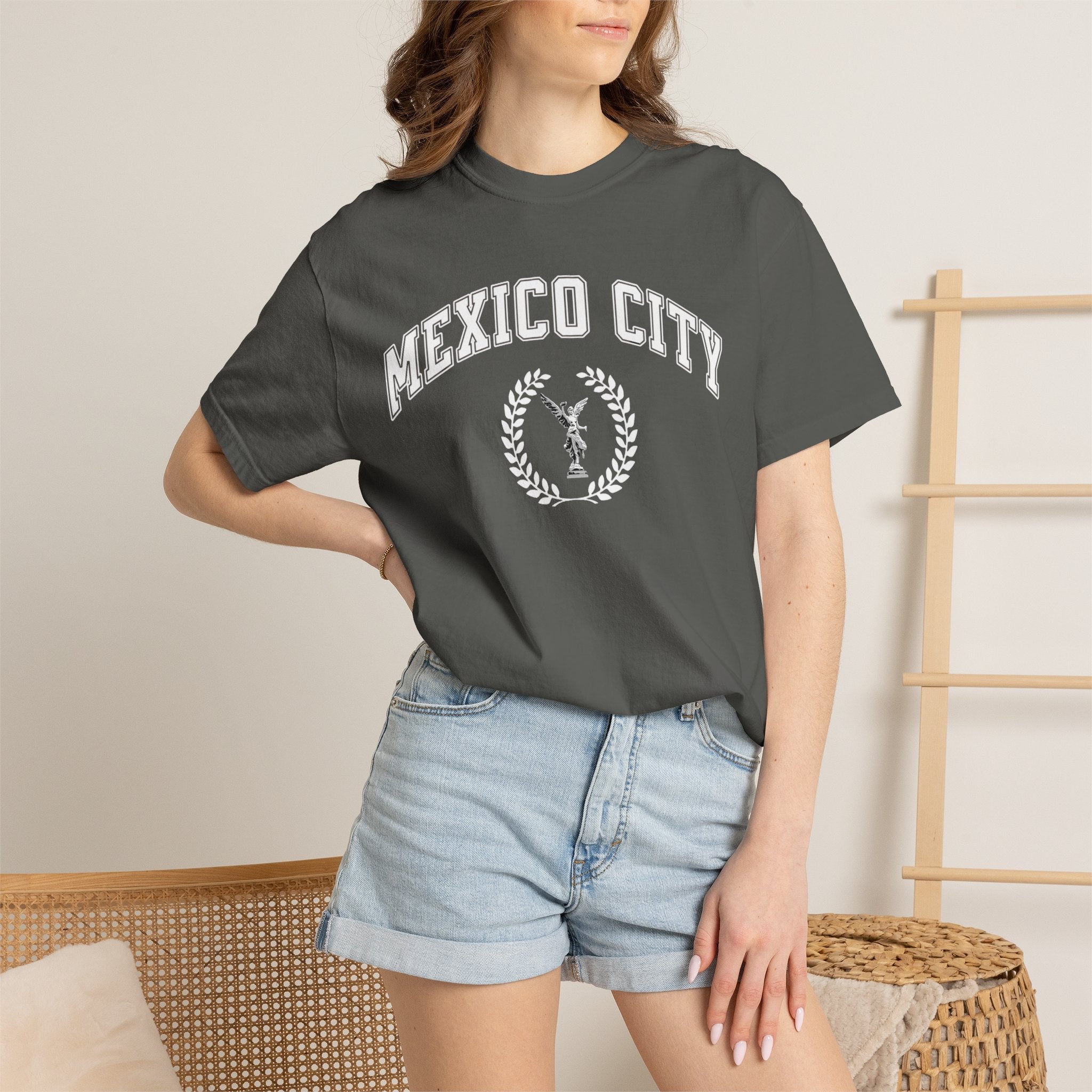 Mexico City Vintage Tee — Laurel Crest with Monumento a la Independencia Graphic T-Shirt T-Shirt La Vie Bien Mexico City Vintage Tee — Laurel Crest with Monumento a la Independencia Graphic T-Shirt