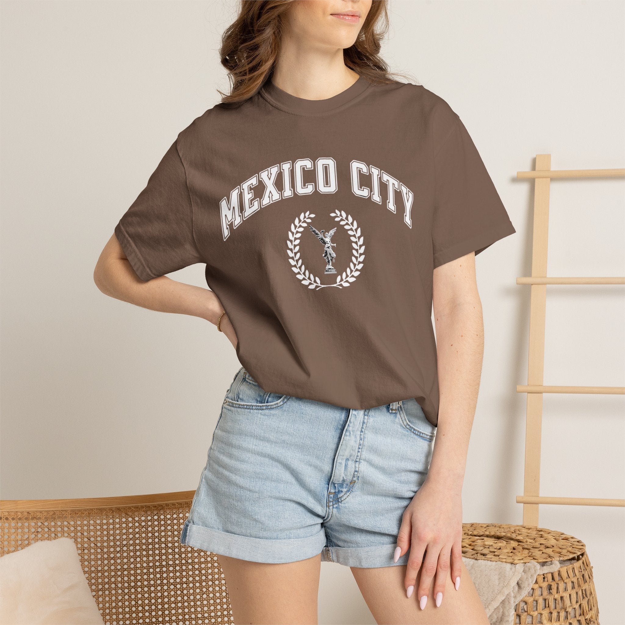 Mexico City Vintage Tee — Laurel Crest with Monumento a la Independencia Graphic T-Shirt T-Shirt La Vie Bien Mexico City Vintage Tee — Laurel Crest with Monumento a la Independencia Graphic T-Shirt