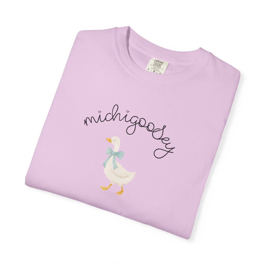 Michigoosey Silly Goose Michigan T-Shirt, cute goose with bow Michigan Gift souvenir T-Shirt La Vie Bien Michigoosey Silly Goose Michigan T-Shirt, cute goose with bow Michigan Gift souvenir