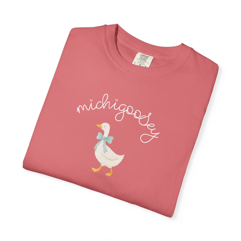 Michigoosey Silly Goose Michigan T-Shirt, cute goose with bow Michigan Gift souvenir T-Shirt La Vie Bien Michigoosey Silly Goose Michigan T-Shirt, cute goose with bow Michigan Gift souvenir