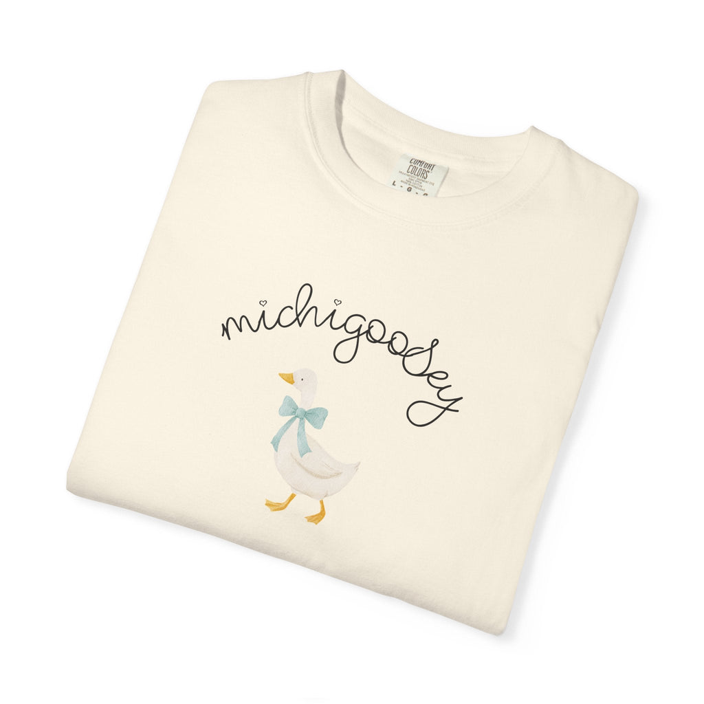 Michigoosey Silly Goose Michigan T-Shirt, cute goose with bow Michigan Gift souvenir T-Shirt La Vie Bien Michigoosey Silly Goose Michigan T-Shirt, cute goose with bow Michigan Gift souvenir