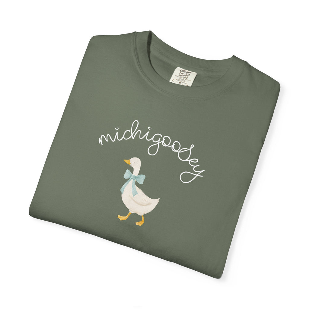 Michigoosey Silly Goose Michigan T-Shirt, cute goose with bow Michigan Gift souvenir T-Shirt La Vie Bien Michigoosey Silly Goose Michigan T-Shirt, cute goose with bow Michigan Gift souvenir