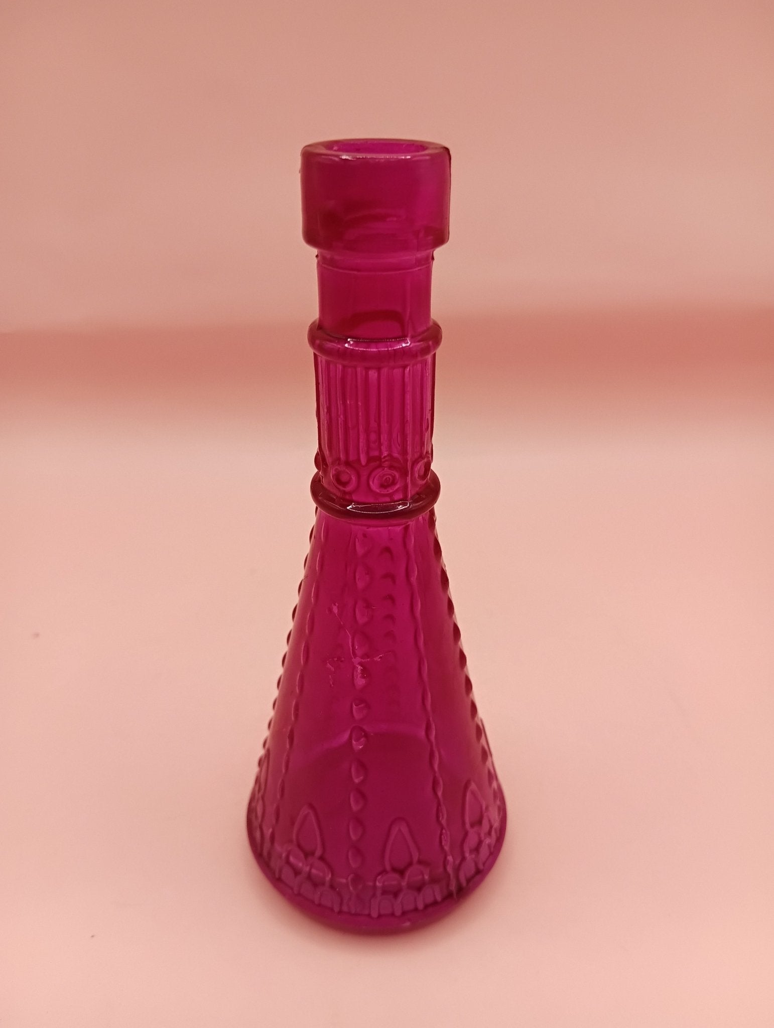 Miniature Apothecary Glass Bottle – Vintage 4.8" x 1.9" – Colored Glass Bud Vase (No Stopper Included) Accent Decor La Vie Bien Miniature Apothecary Glass Bottle – Vintage 4.8" x 1.9" – Colored Glass Bud Vase (No Stopper Included)