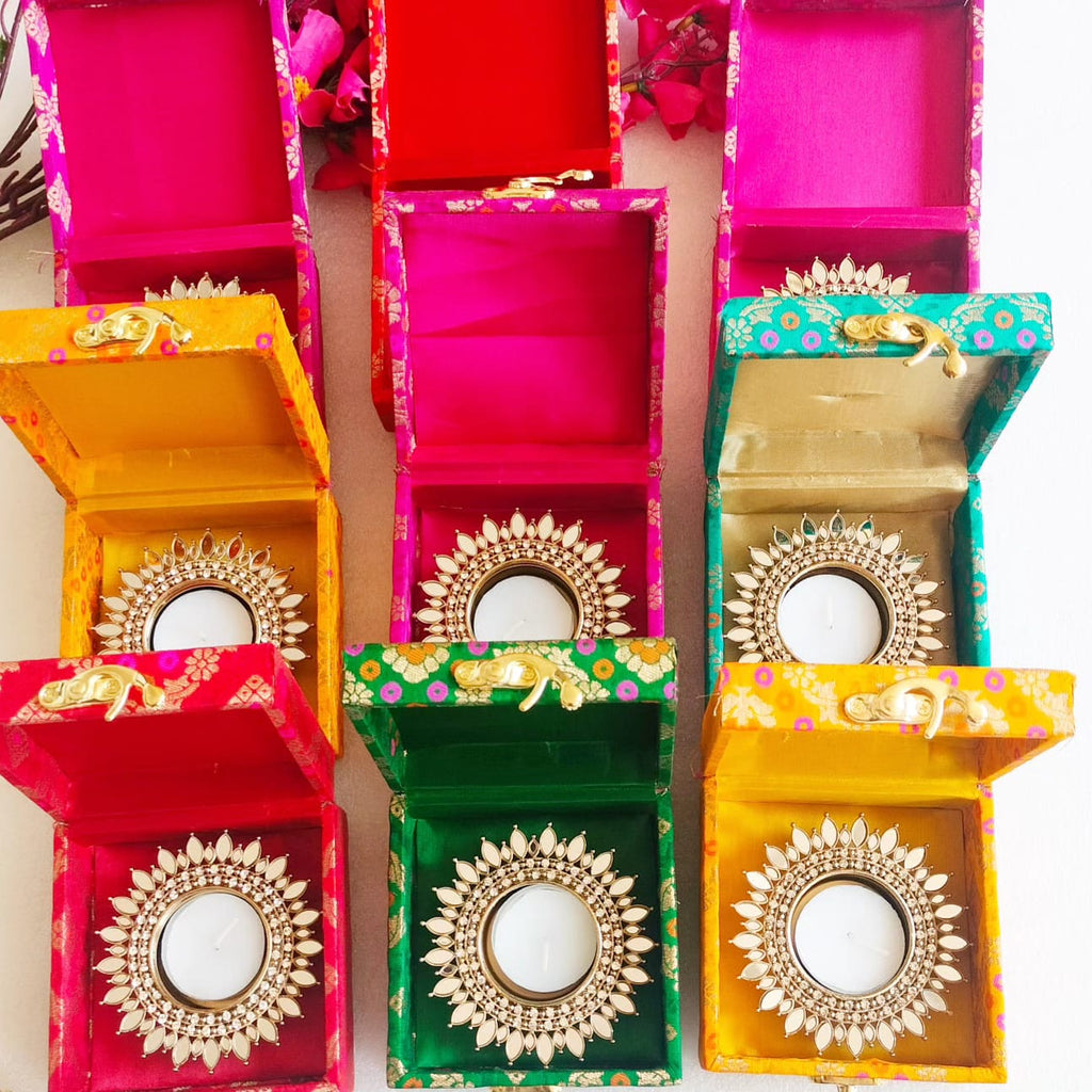 Mirror Diya with Box & Ganesha/Happy Diwali Cut Out La Vie Bien Mirror Diya with Box & Ganesha/Happy Diwali Cut Out