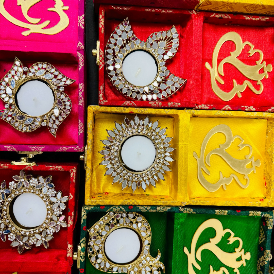 Mirror Diya with Box & Ganesha/Happy Diwali Cut Out La Vie Bien Mirror Diya with Box & Ganesha/Happy Diwali Cut Out