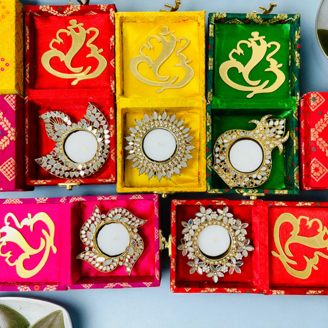 Mirror Diya with Box & Ganesha/Happy Diwali Cut Out La Vie Bien Mirror Diya with Box & Ganesha/Happy Diwali Cut Out