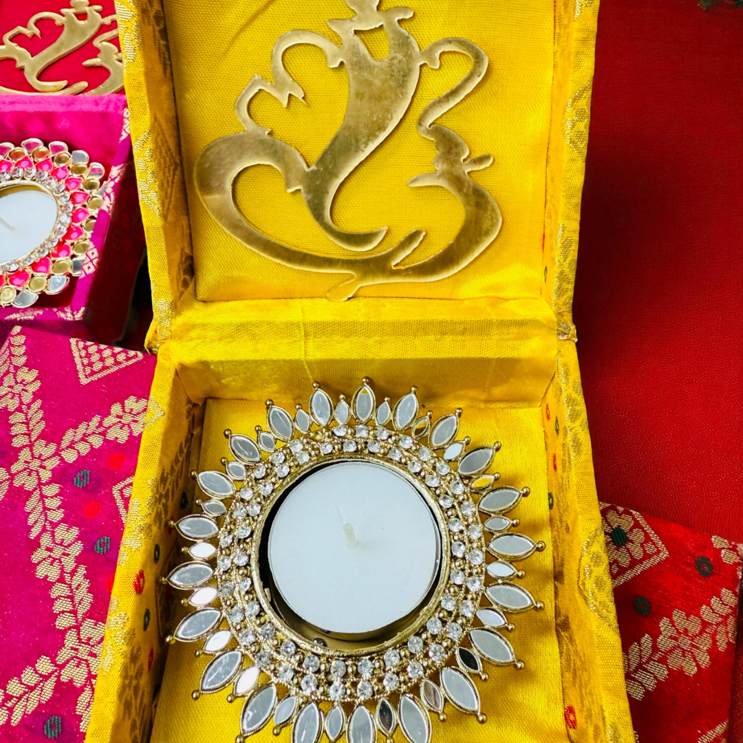 Mirror Diya with Box & Ganesha/Happy Diwali Cut Out La Vie Bien Mirror Diya with Box & Ganesha/Happy Diwali Cut Out