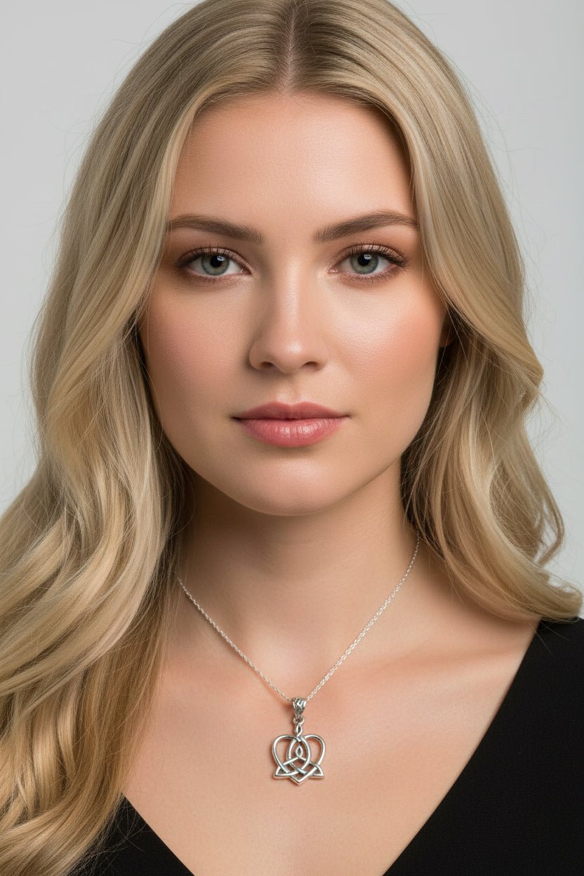 Mother's Knot Celtic Necklace in Sterling Silver Pendant La Vie Bien Mother's Knot Celtic Necklace in Sterling Silver