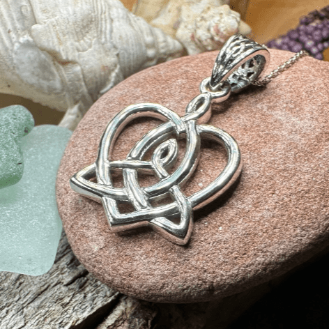Mother's Knot Celtic Necklace in Sterling Silver Pendant La Vie Bien Mother's Knot Celtic Necklace in Sterling Silver