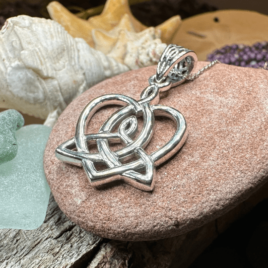 Mother's Knot Celtic Necklace in Sterling Silver Pendant La Vie Bien Mother's Knot Celtic Necklace in Sterling Silver