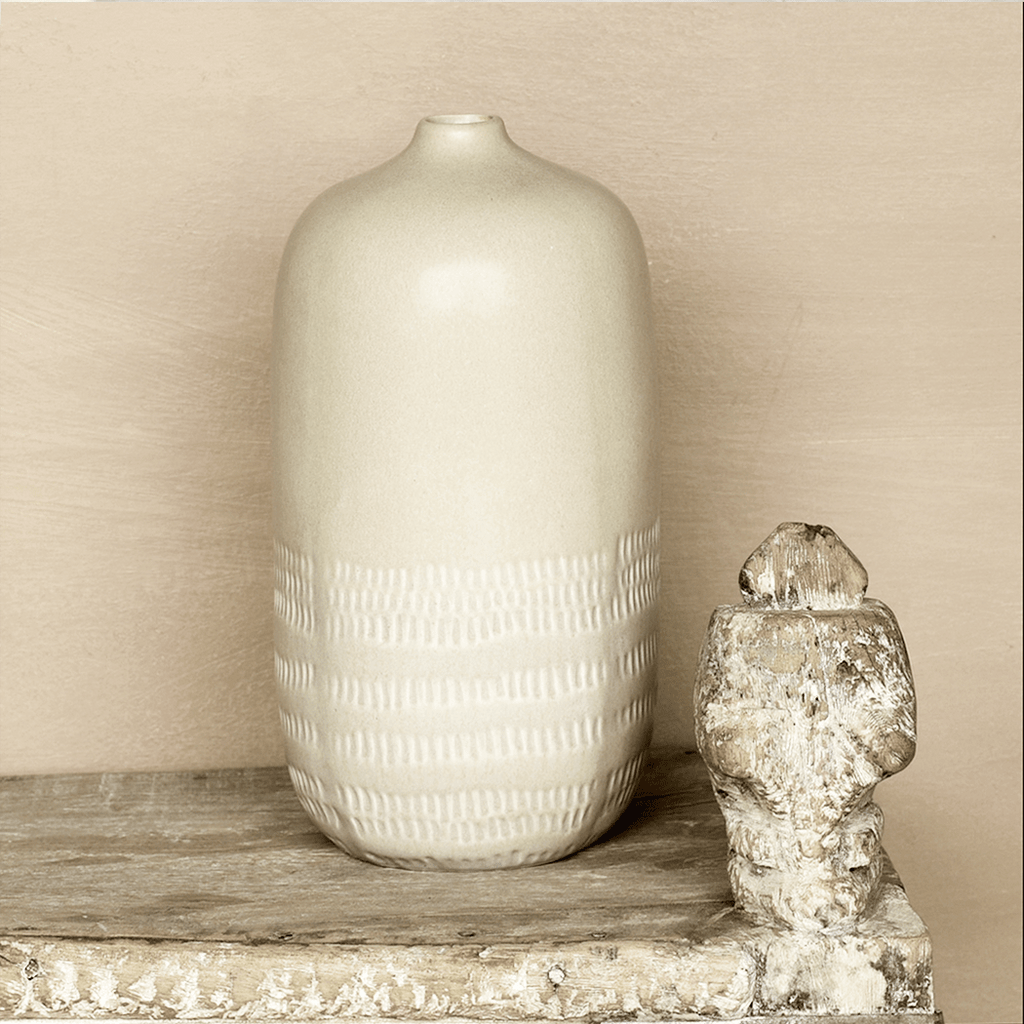 Nadia Vase