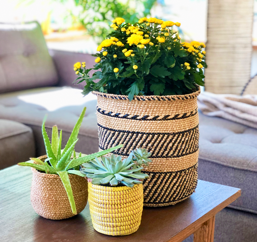 Natural African Iringa woven basket with Black Stripe La Vie Bien Natural African Iringa woven basket with Black Stripe