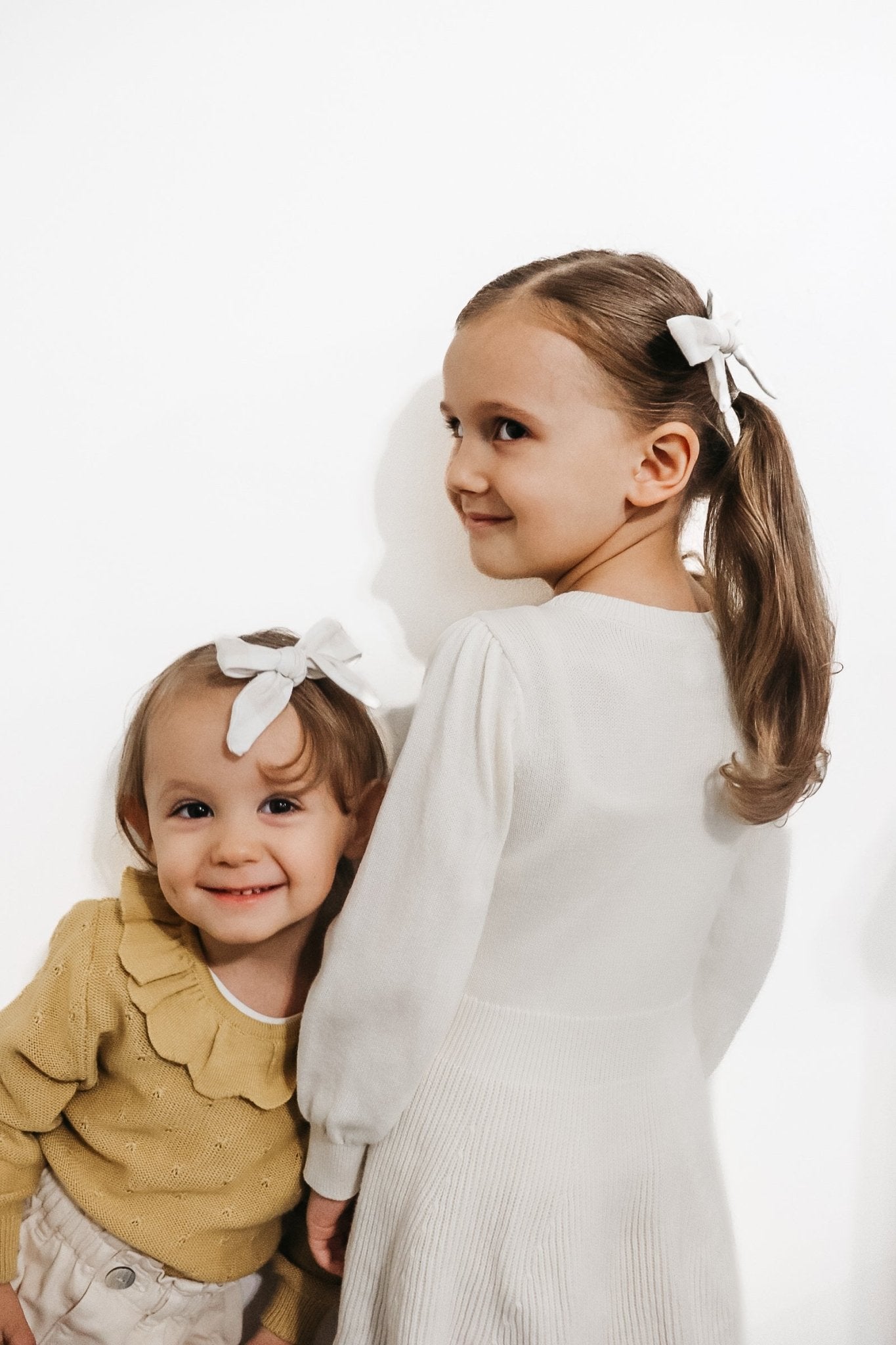 Neutral Checkered Bow La Vie Bien Neutral Checkered Bow