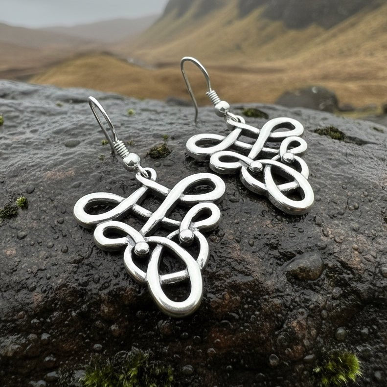 Nicollynne Celtic Knot Earrings Dangle Earrings La Vie Bien Nicollynne Celtic Knot Earrings