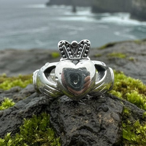 Nobility Claddagh Ring Ring La Vie Bien Nobility Claddagh Ring