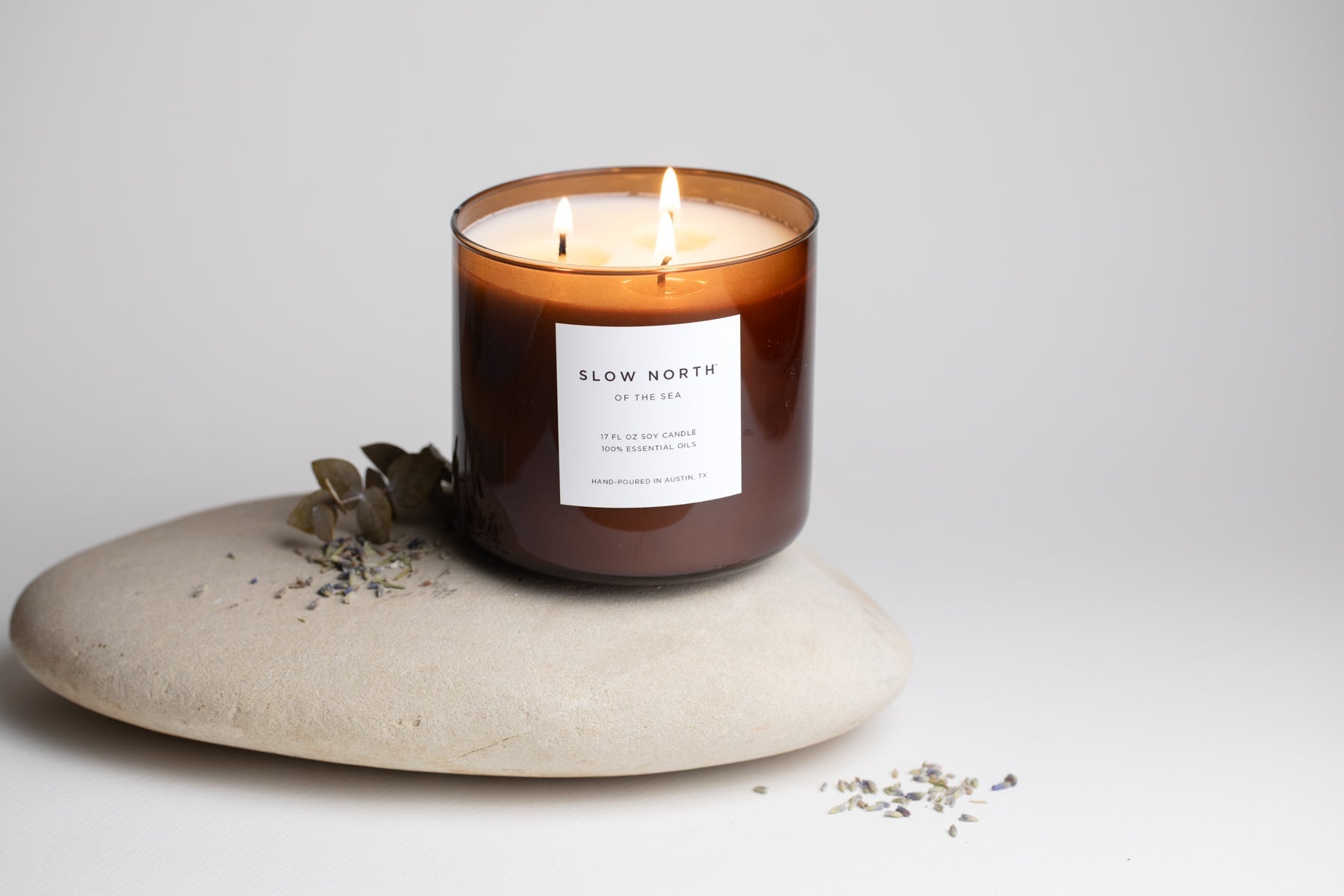Of The Sea (Eucalyptus + Lavender + Peppermint) - Signature 3 - Wick Candle Signature 3 - Wick Candle La Vie Bien Of The Sea (Eucalyptus + Lavender + Peppermint) - Signature 3 - Wick Candle