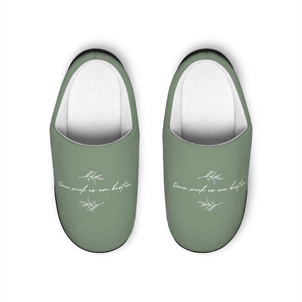 Oma weiß es am besten sage green slippers Slippers La Vie Bien Oma weiß es am besten sage green slippers