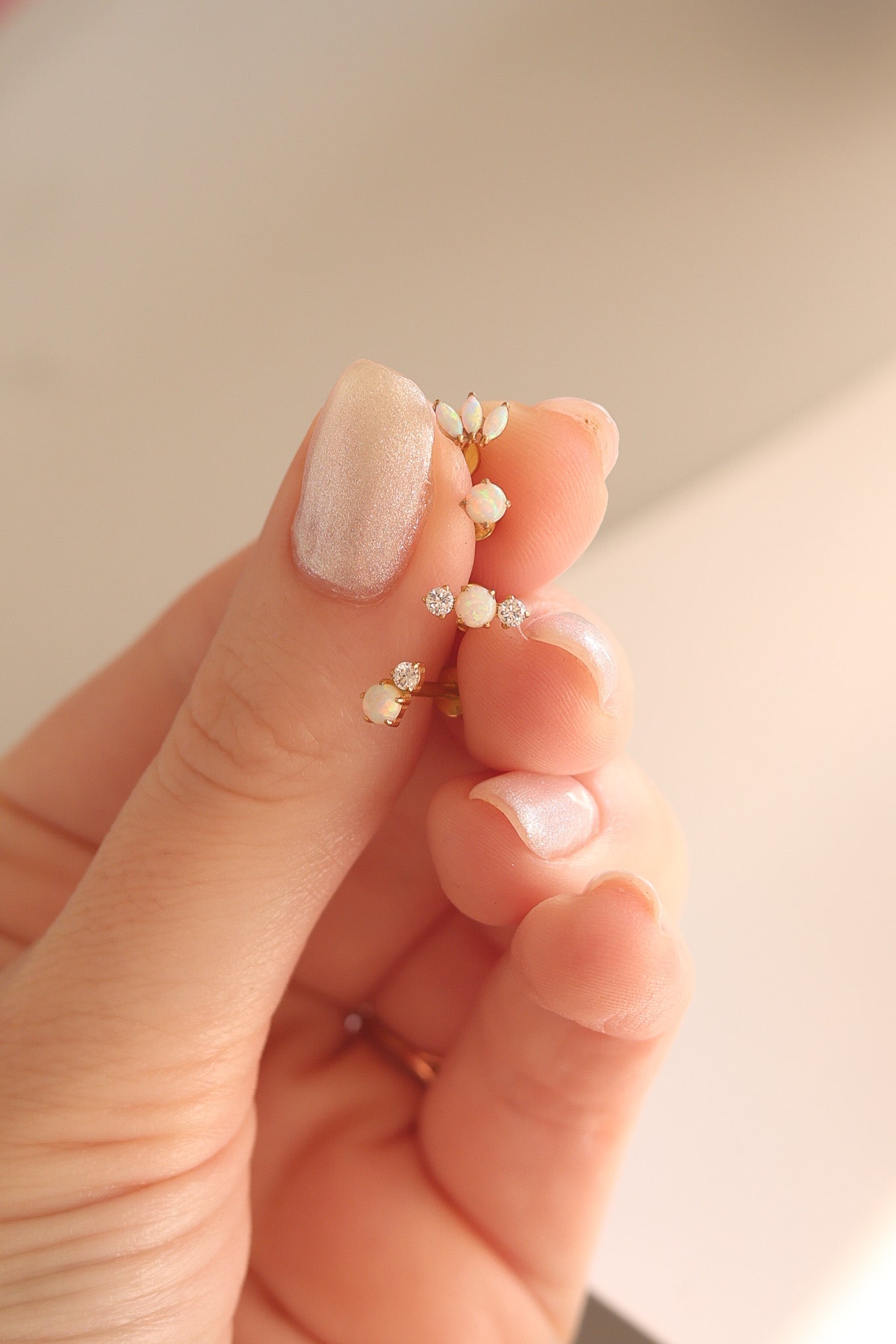 Opal Gem Flat Back leave in La Vie Bien Opal Gem Flat Back