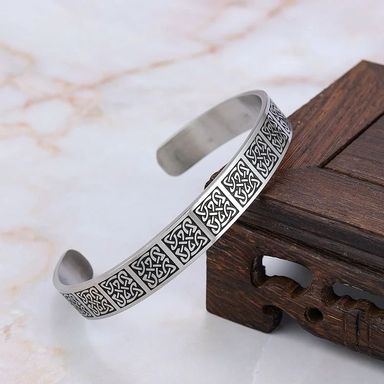 Ornamental design men Bracelet Bracelets La Vie Bien Ornamental design men Bracelet