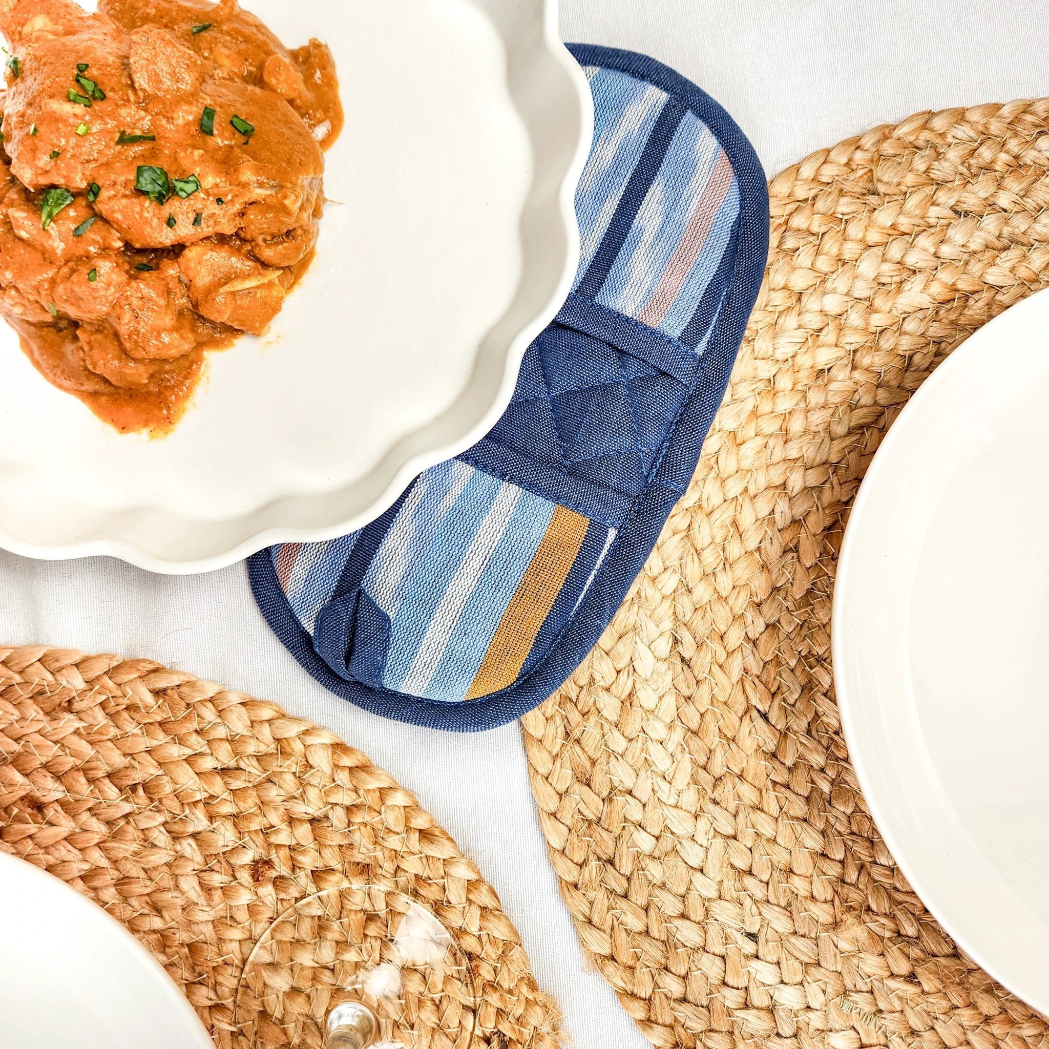 Double Ended Oval Pot Holder by Upavim Crafts