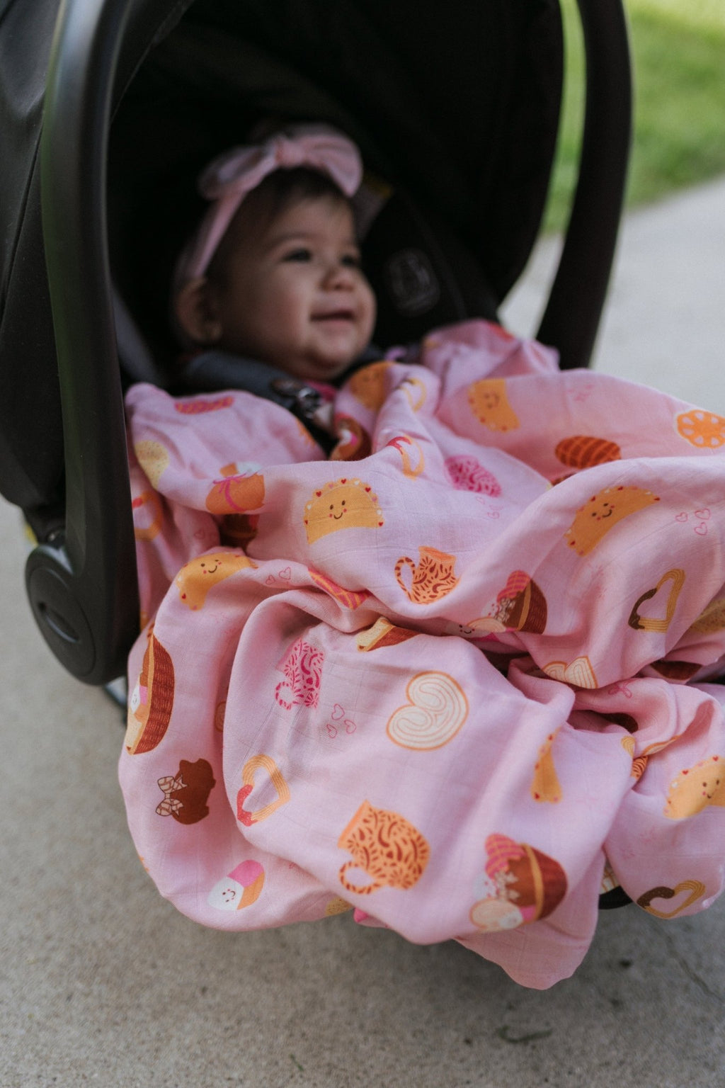 Pan Dulce Muslin Swaddle La Vie Bien Pan Dulce Muslin Swaddle
