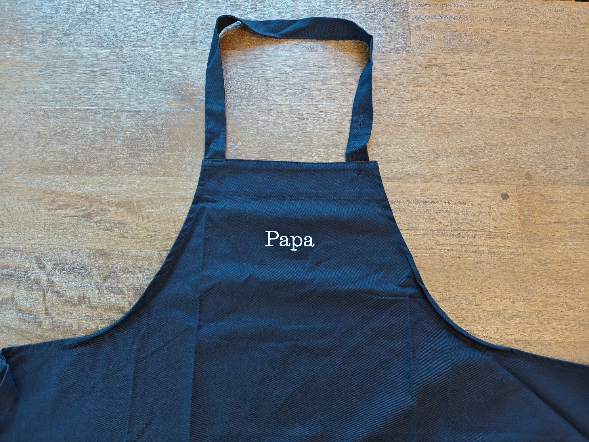 Papa (Dad) embroidered Organic cotton apron, gift for Dad's birthday or Father's Day Apron La Vie Bien Papa (Dad) embroidered Organic cotton apron, gift for Dad's birthday or Father's Day