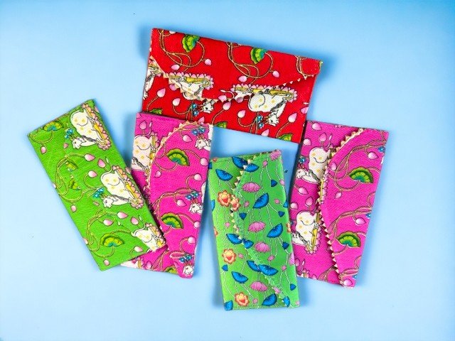 Pichwai Shagan Lifafa, Set of 5 Traditional Gifts La Vie Bien Pichwai Shagan Lifafa, Set of 5