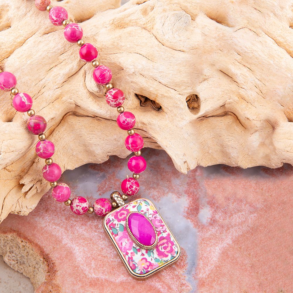 Pink Agate Stacked Stone Floral Pendant Necklace Necklaces La Vie Bien Pink Agate Stacked Stone Floral Pendant Necklace