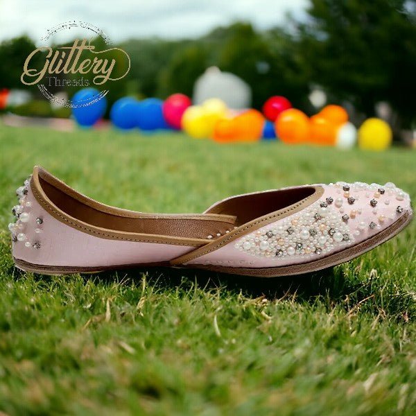 Pink Ethnic Punjabi leather Jutti with Pearl Work | Indian Traditional Mojari | Women's Khussa Shoes | Indian Ballet Flats Jutti La Vie Bien Pink Ethnic Punjabi leather Jutti with Pearl Work | Indian Traditional Mojari | Women's Khussa Shoes | Indian Ballet Flats