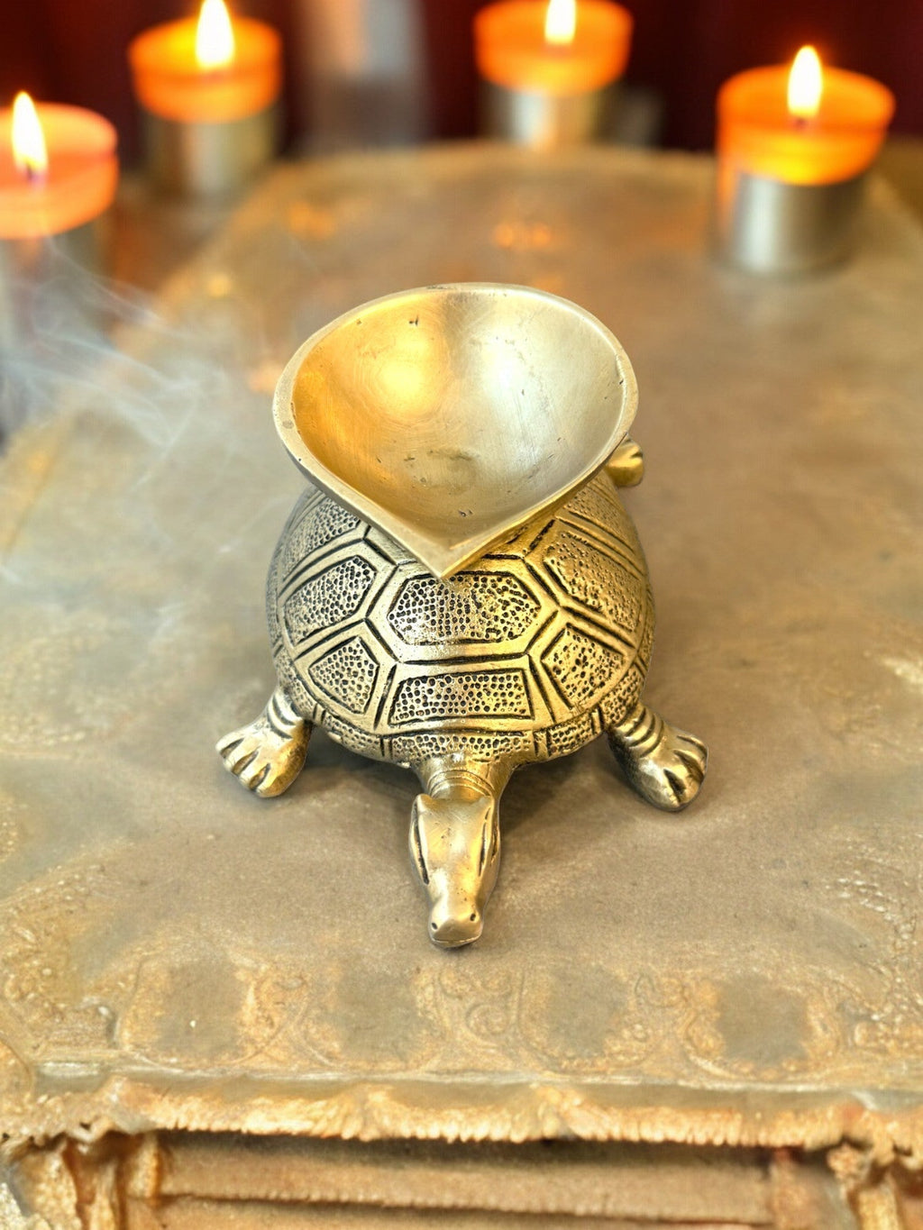 Plain Diya with Tortoise Diyas & Samai La Vie Bien Plain Diya with Tortoise