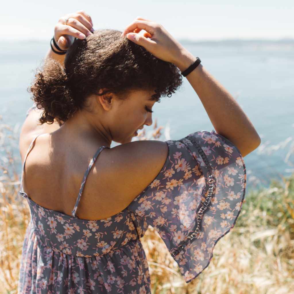 Plastic - free Flat Hair Ties - Black Hair Ties La Vie Bien Plastic - free Flat Hair Ties - Black