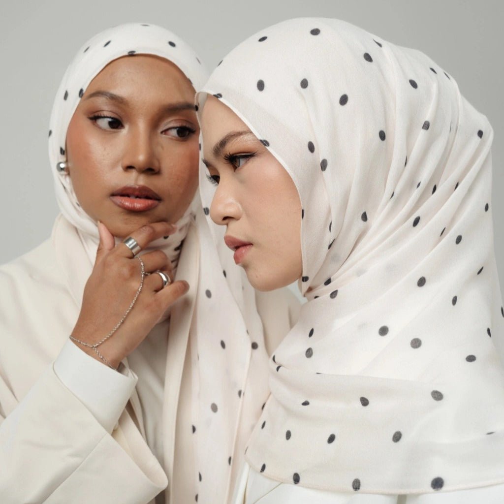 Polka Dot Hijab Scarf(MH230) La Vie Bien Polka Dot Hijab Scarf(MH230)