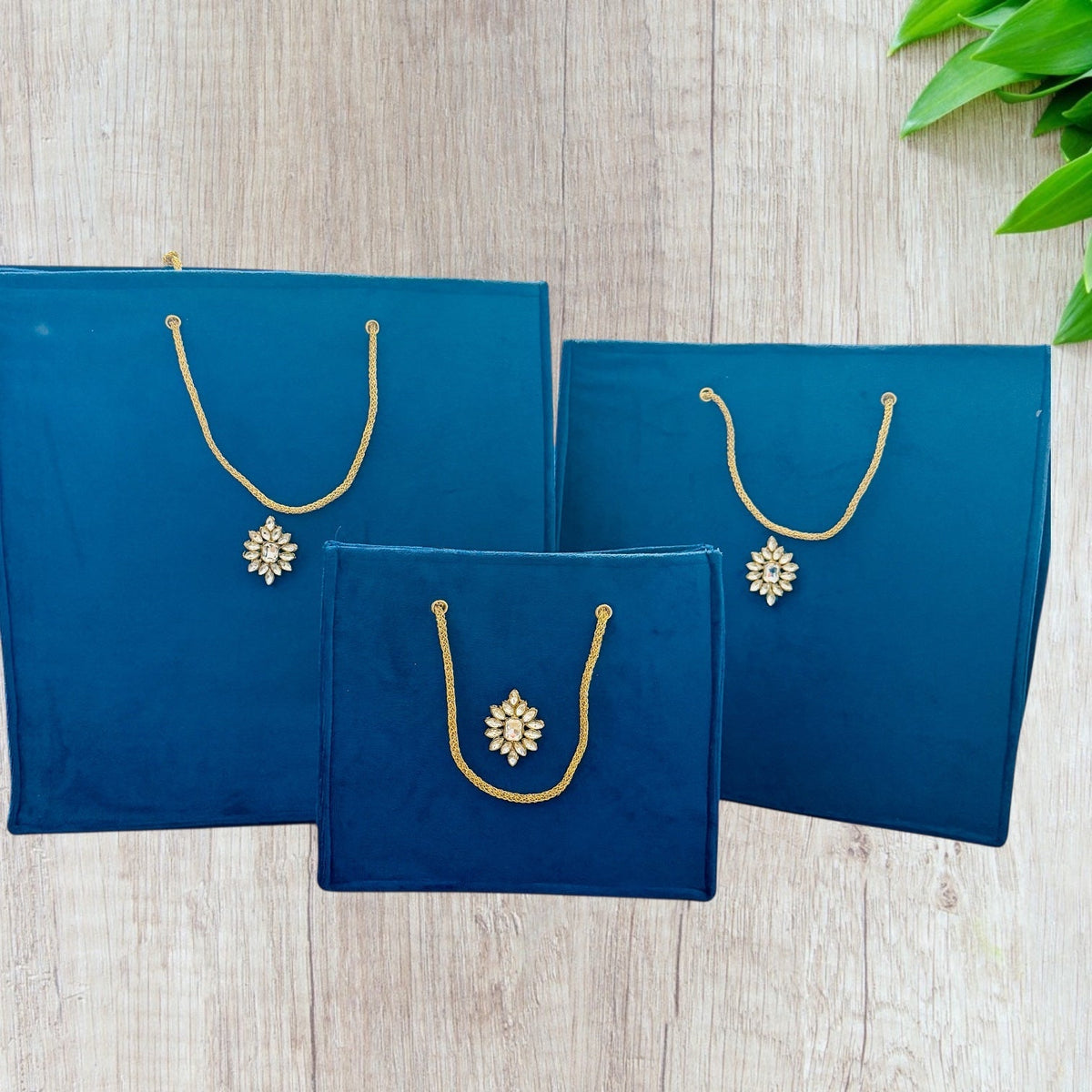 Premium Velvet Bags for Wedding Gift Traditional Gifts La Vie Bien Premium Velvet Bags for Wedding Gift