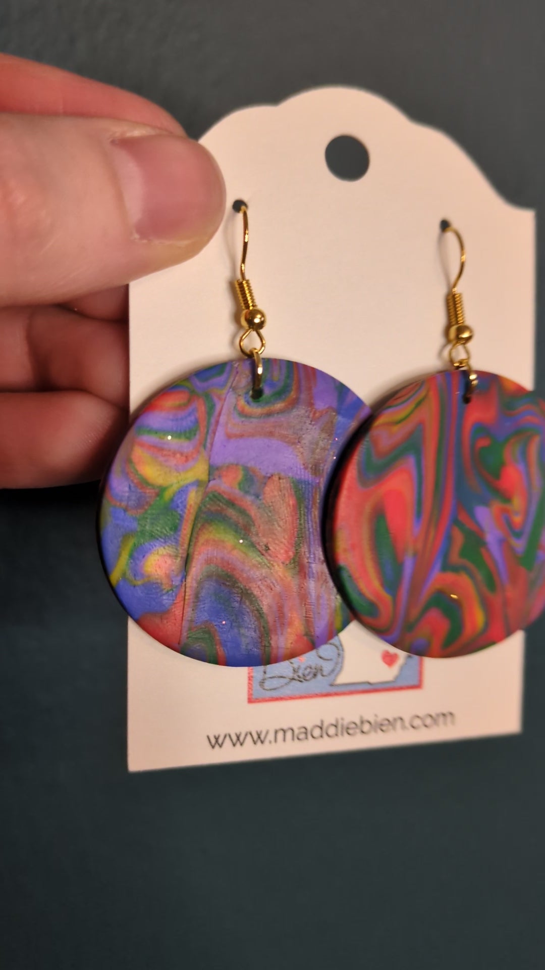 Boucles d'oreilles en argile polymère arc-en-ciel - sans nickel, pour oreilles percées, bijoux faits main parfaits pour offrir