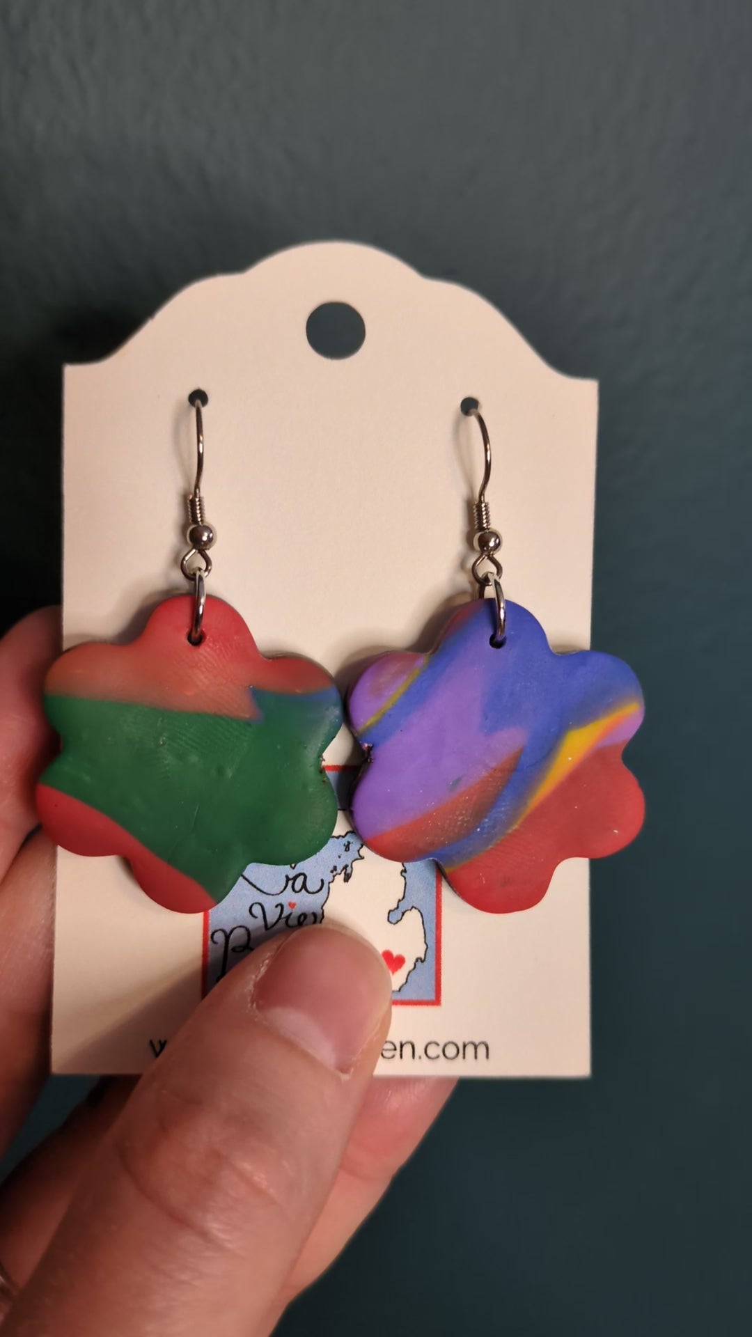 Boucles d'oreilles en pâte polymère à fleurs arc-en-ciel pour oreilles percées, bijoux faits main, La Vie Bien