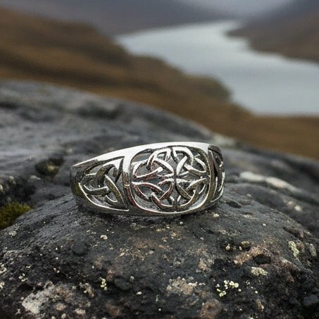 Radelia Celtic Knot Ring in Sterling Silver La Vie Bien Radelia Celtic Knot Ring in Sterling Silver