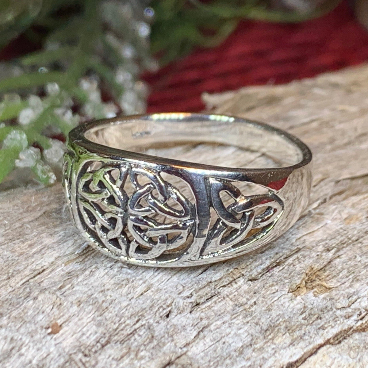Radelia Celtic Knot Ring in Sterling Silver La Vie Bien Radelia Celtic Knot Ring in Sterling Silver