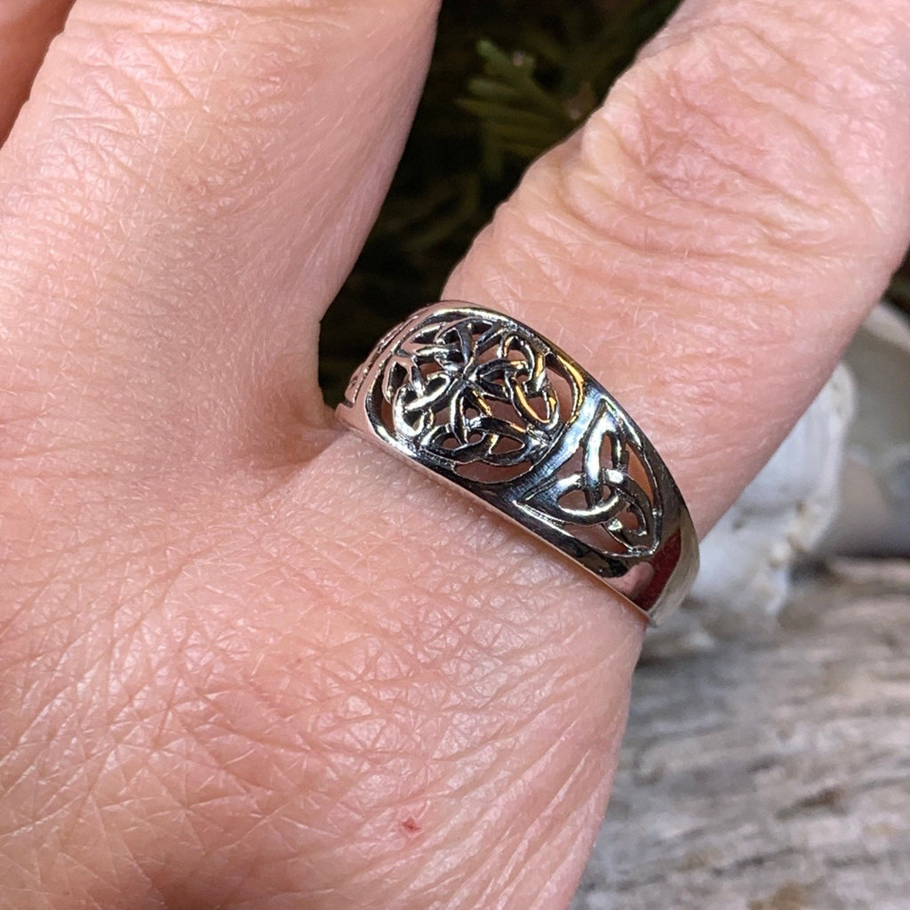 Radelia Celtic Knot Ring in Sterling Silver La Vie Bien Radelia Celtic Knot Ring in Sterling Silver