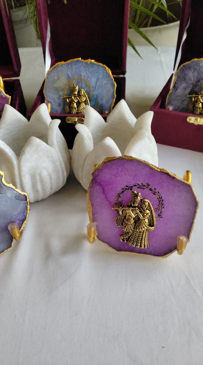 Radha Krishna on Agate with Stand & Suede Gift Box - Premium Gift for Any Occasion La Vie Bien Radha Krishna on Agate with Stand & Suede Gift Box - Premium Gift for Any Occasion