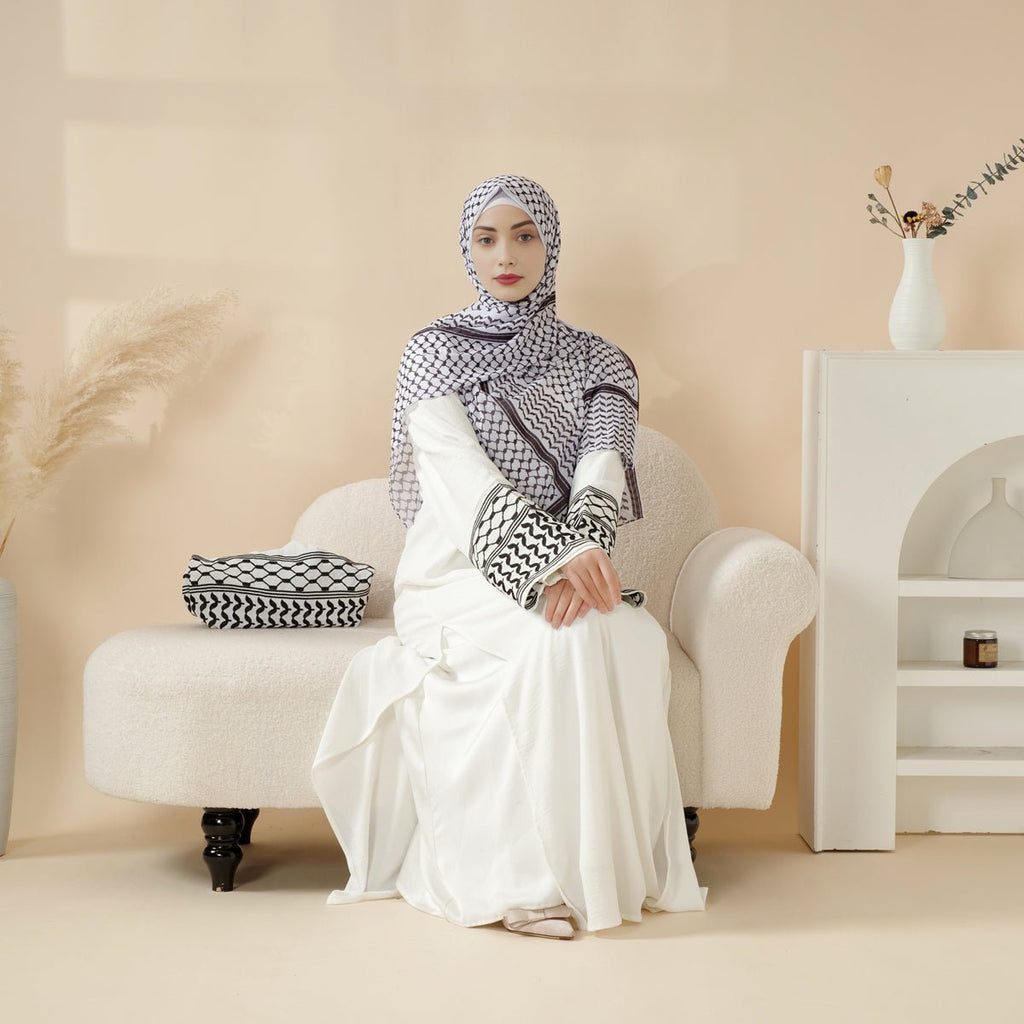 Ramadan Gift Box 2025 | Ramadan Celebration Present Box (MR069) La Vie Bien Ramadan Gift Box 2025 | Ramadan Celebration Present Box (MR069)
