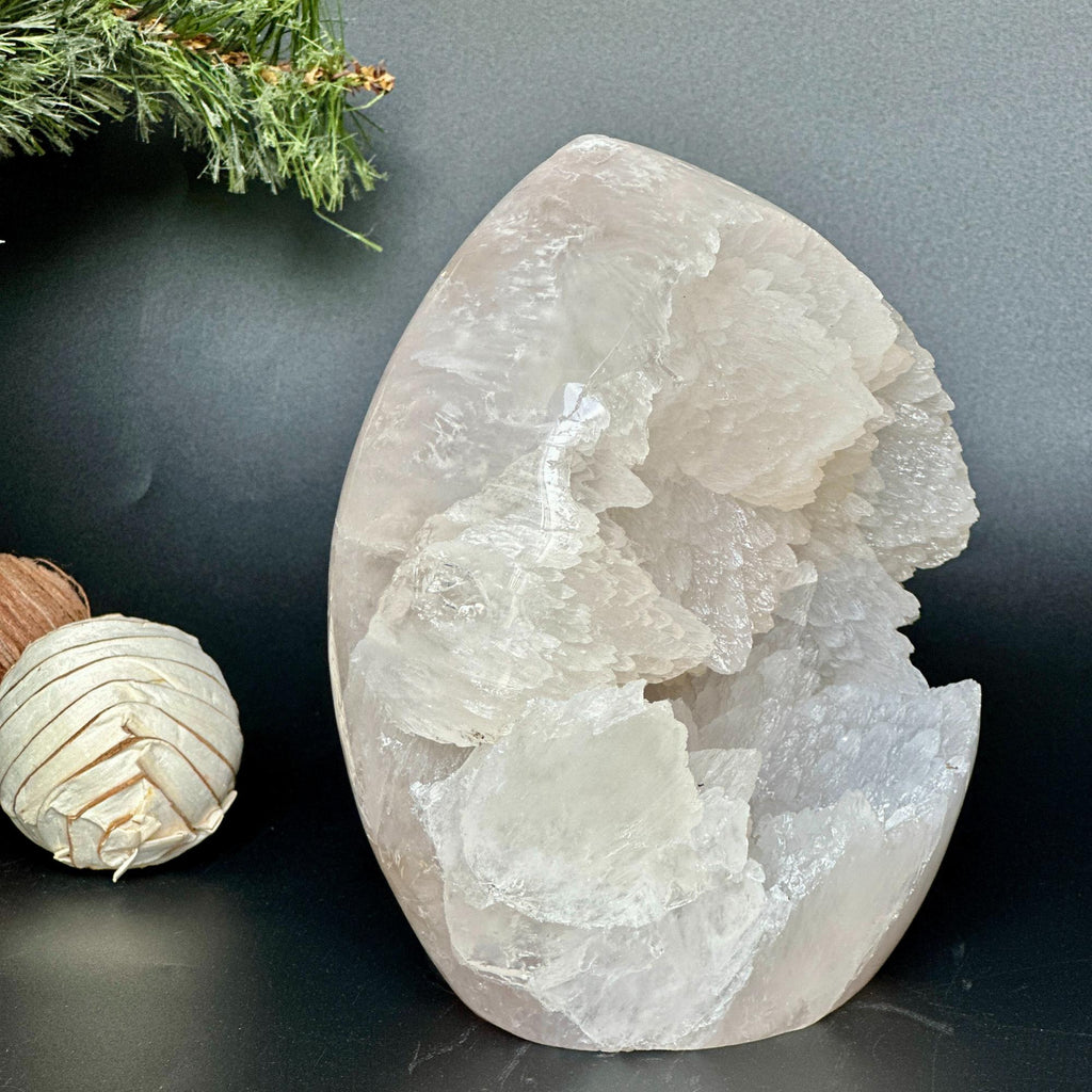 Rare White Quartz Crystal With Calcite & Agate Rocks & Geodes La Vie Bien Rare White Quartz Crystal With Calcite & Agate