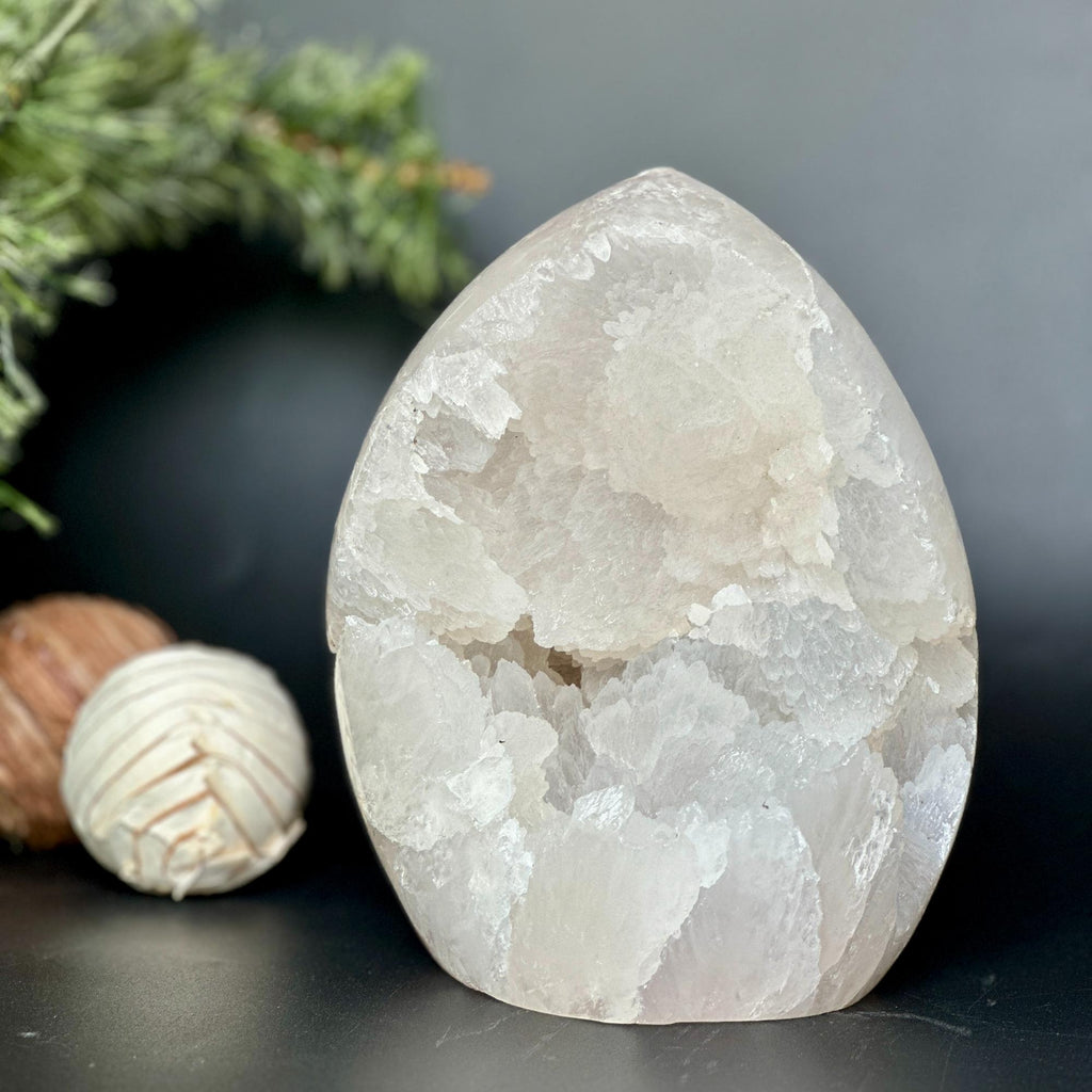 Rare White Quartz Crystal With Calcite & Agate Rocks & Geodes La Vie Bien Rare White Quartz Crystal With Calcite & Agate