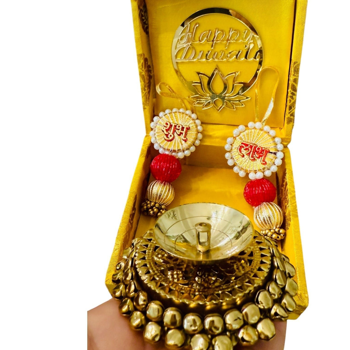 Ready-to-Gift Combos - Shubh Labh & Diyas in Gift Box & Happy Diwali Decal La Vie Bien Ready-to-Gift Combos - Shubh Labh & Diyas in Gift Box & Happy Diwali Decal