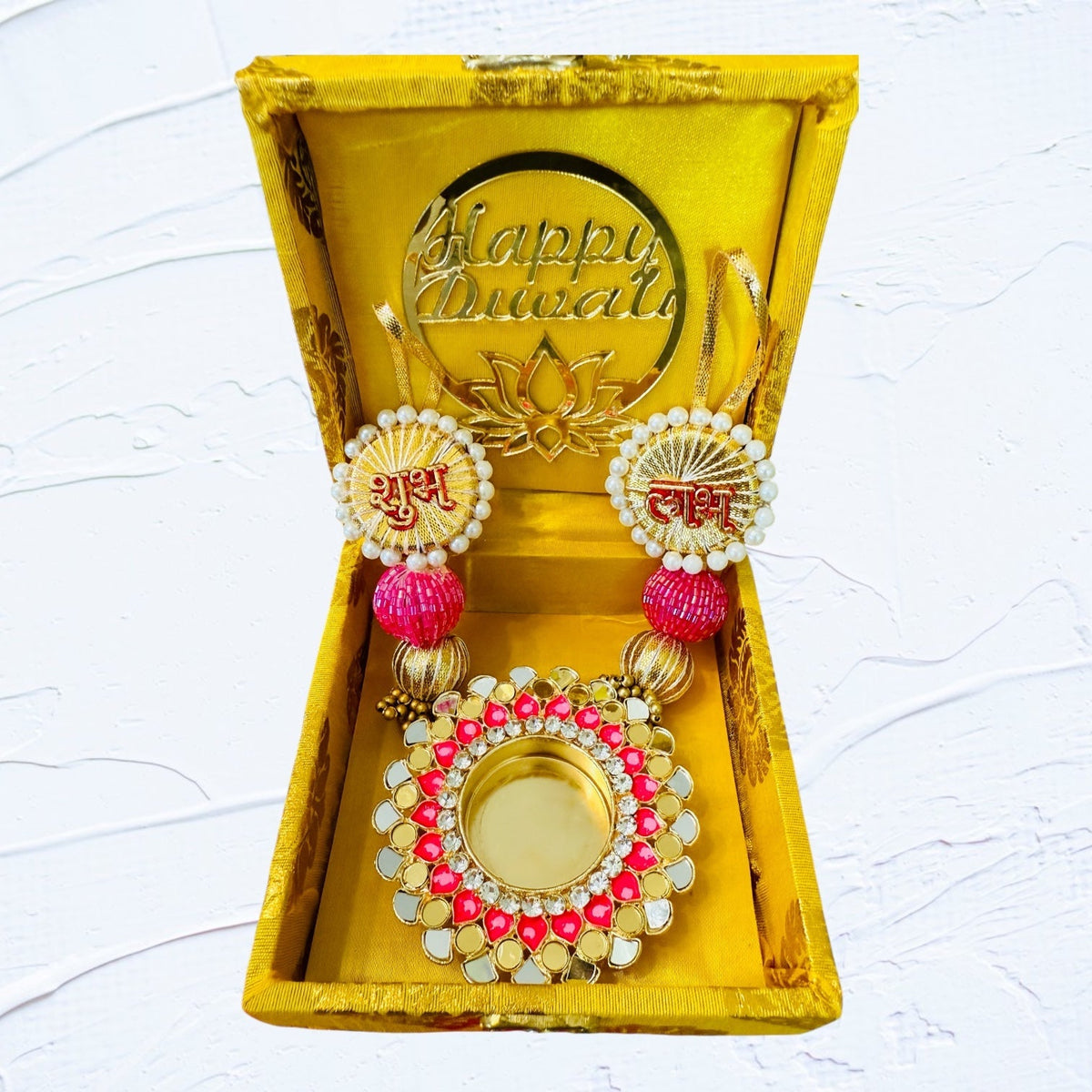 Ready-to-Gift Combos - Shubh Labh & Diyas in Gift Box & Happy Diwali Decal La Vie Bien Ready-to-Gift Combos - Shubh Labh & Diyas in Gift Box & Happy Diwali Decal