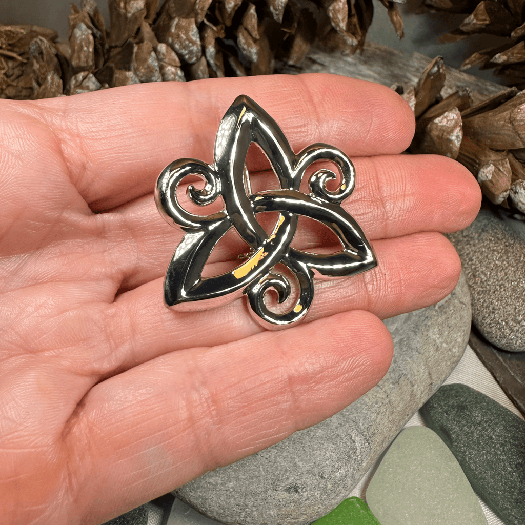 Ritona Celtic Spiral Trinity Knot Brooch Brooch La Vie Bien Ritona Celtic Spiral Trinity Knot Brooch
