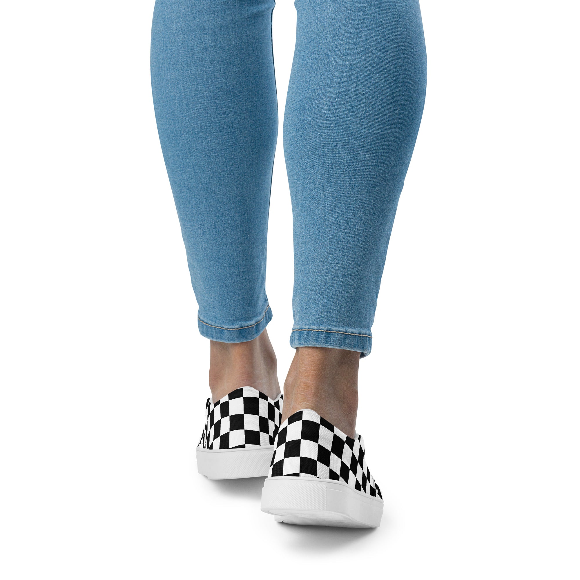 Women’s checkered slip-on canvas shoes
