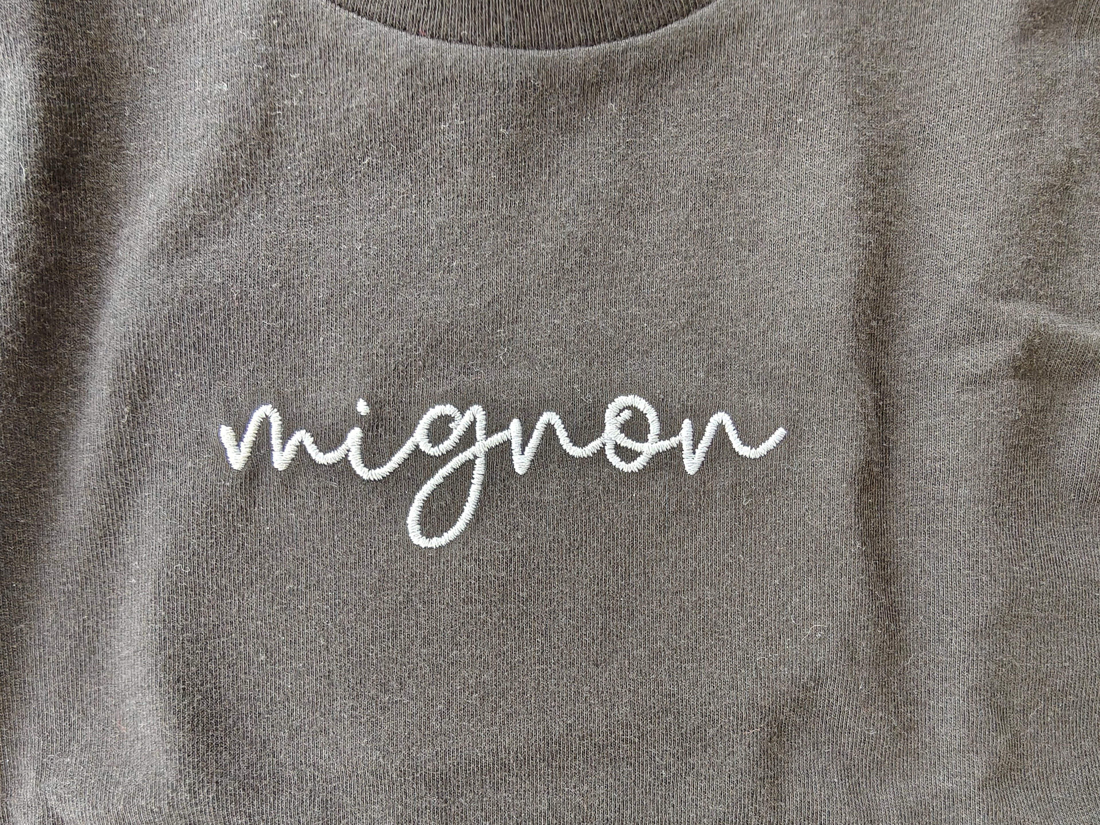 Mignon (cute) French embroidered Baby Jersey Short Sleeve Tee