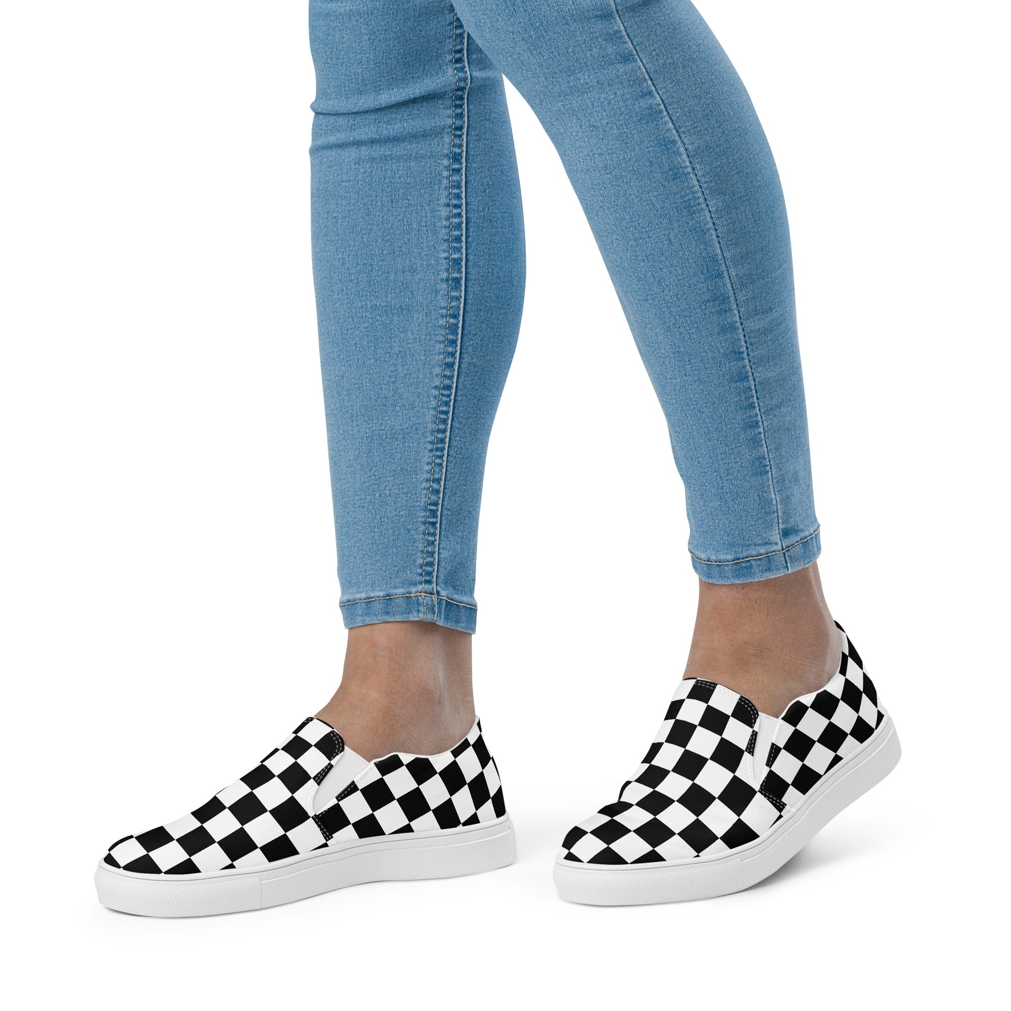 Women’s checkered slip-on canvas shoes