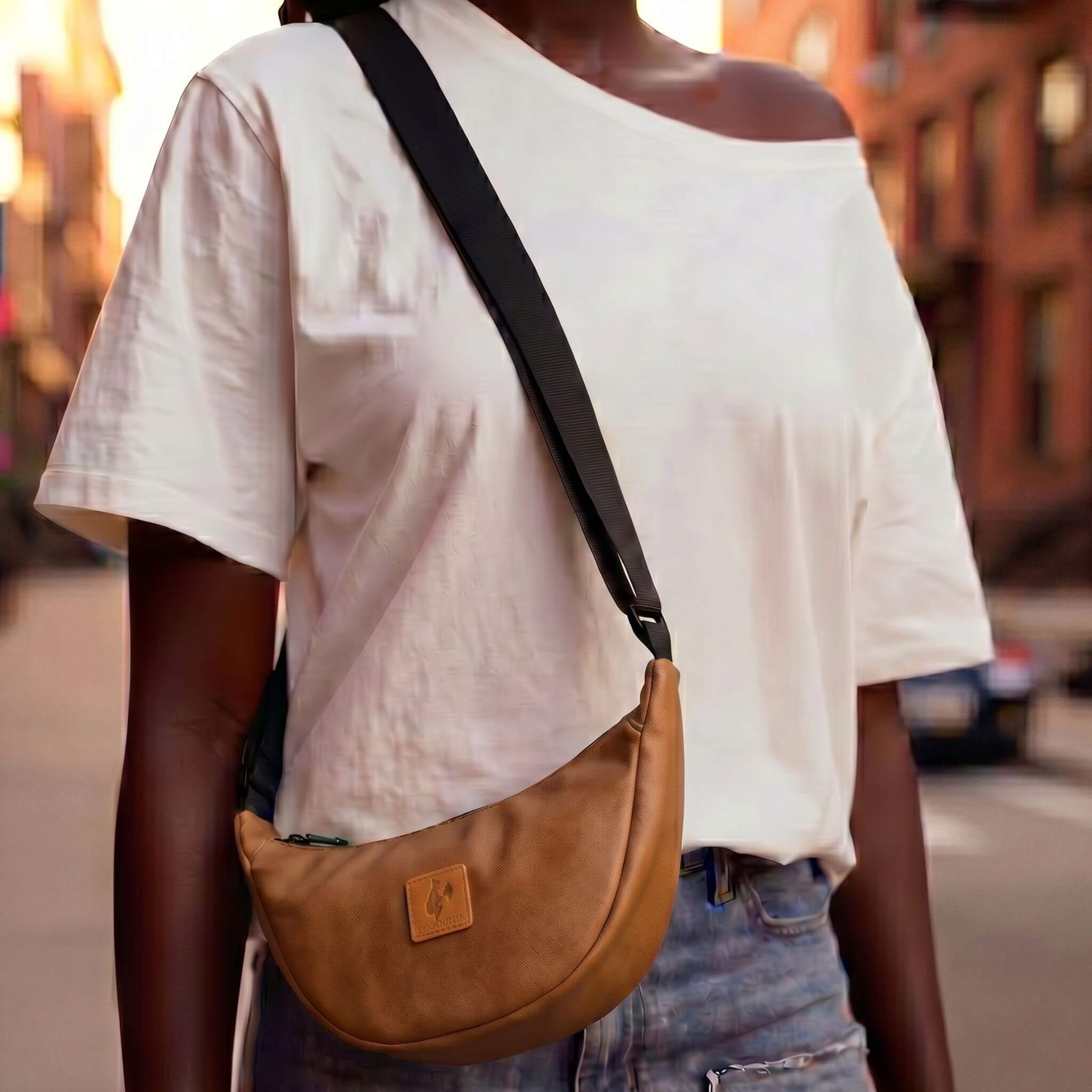 Round Mini Vegan Leather Shoulder Bag - Vegan Leather Purse Shoulder Bags La Vie Bien Round Mini Vegan Leather Shoulder Bag - Vegan Leather Purse